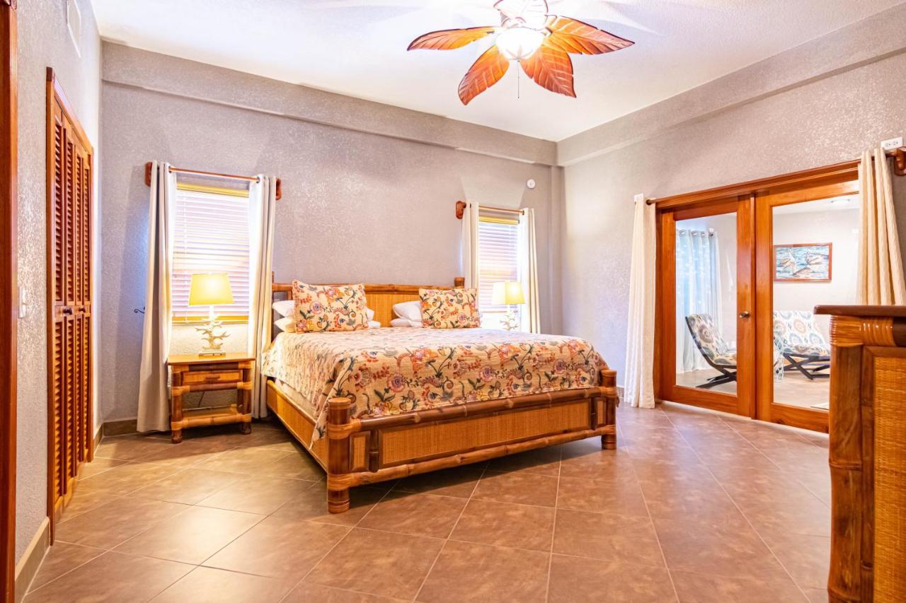 Lighthouse Beach Villas San Pedro  Exterior photo